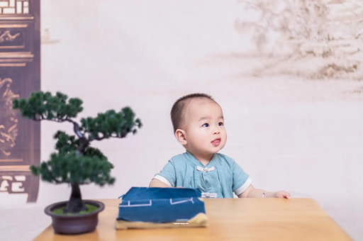 安顺宝宝眼睛突然肿了